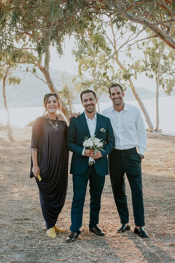 romantic-summer-wedding-aegina-white-roses-eucalyptus_15x