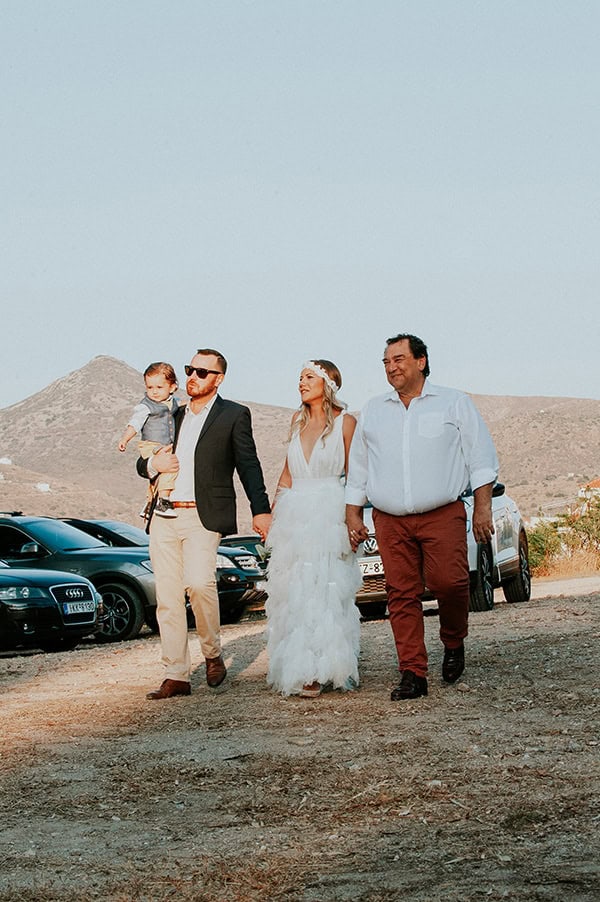 romantic-summer-wedding-aegina-white-roses-eucalyptus_16