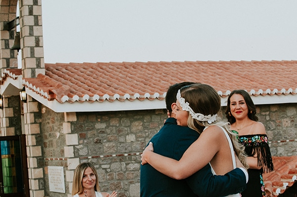 romantic-summer-wedding-aegina-white-roses-eucalyptus_17