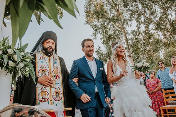 romantic-summer-wedding-aegina-white-roses-eucalyptus_21