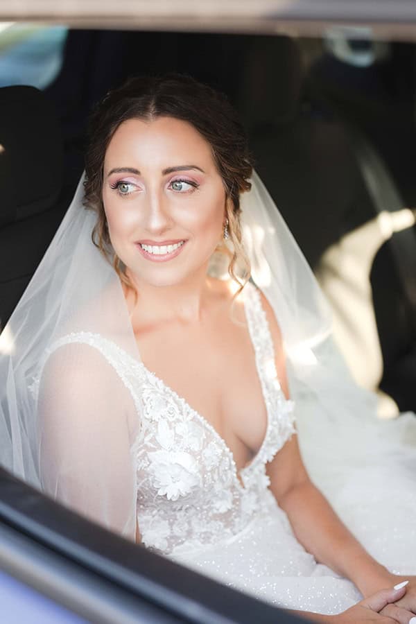 romantic-summer-wedding-corfu-white-roses-light-blue-touches_16