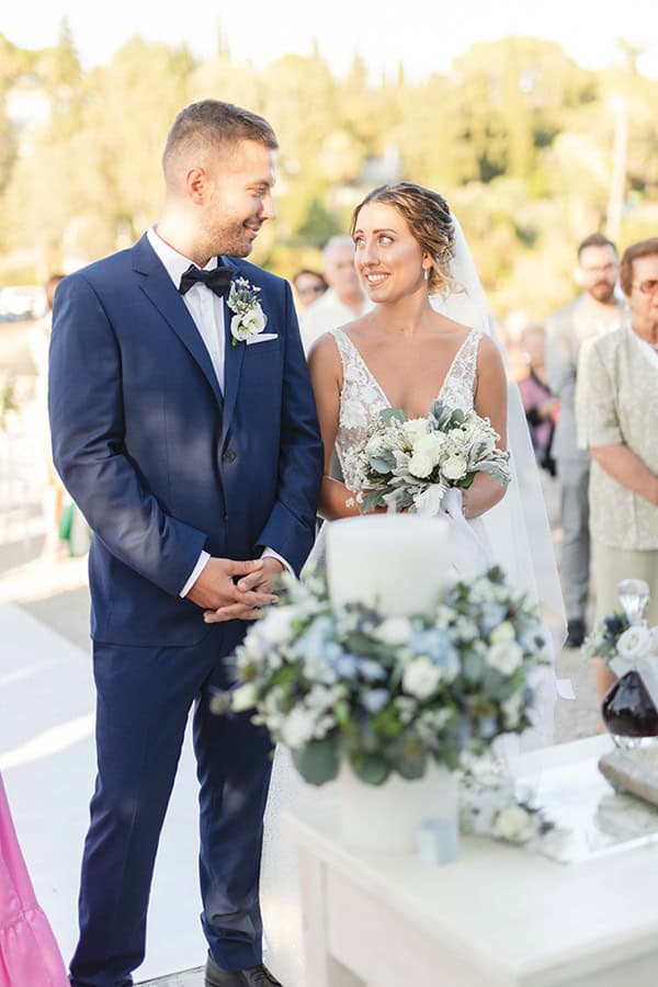 romantic-summer-wedding-corfu-white-roses-light-blue-touches_18