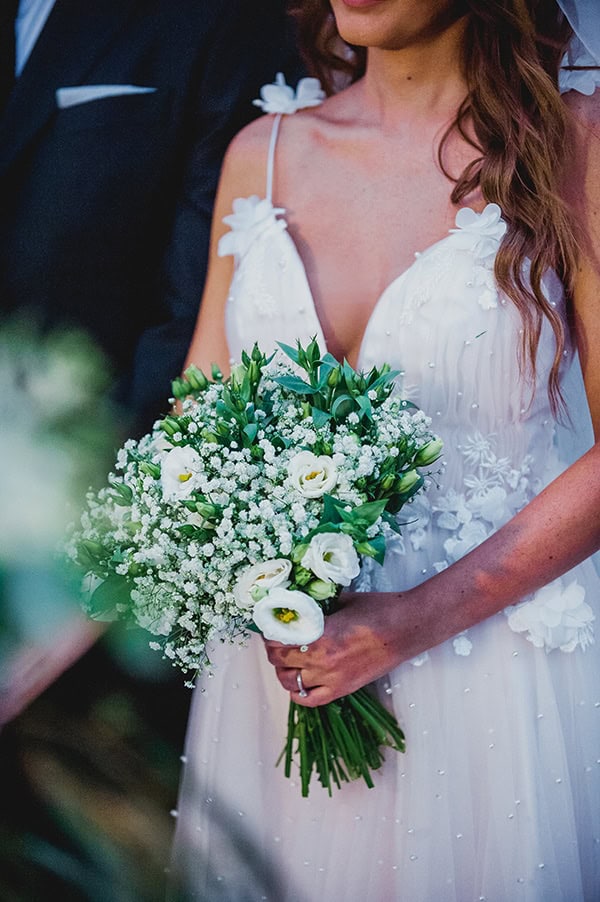 romantic-summer-wedding-lake-iraiou-lycianthus-baby-breath_23x