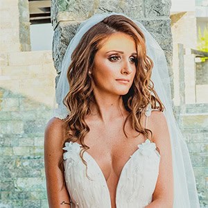 Ρομαντικός καλοκαιρινός γάμος στην Λίμνη Ηραίου με λυσίανθο και γιψοφίλη │Βούλα & Πάνος