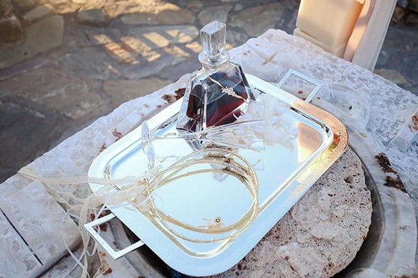 romantic-summer-wedding-mani-white-roses-olive-leaves_13