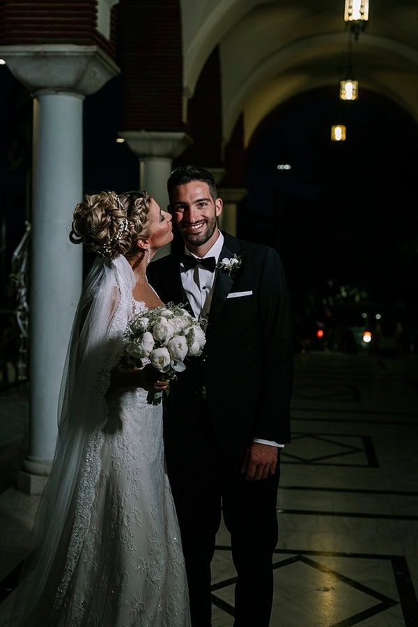 romantic-summer-wedding-peonies-baby-breath-white-tones_02