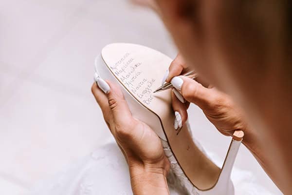 romantic-summer-wedding-peonies-baby-breath-white-tones_06