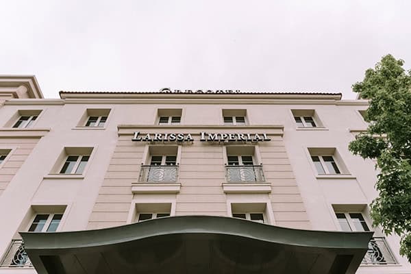 romantic-summer-wedding-peonies-baby-breath-white-tones_07