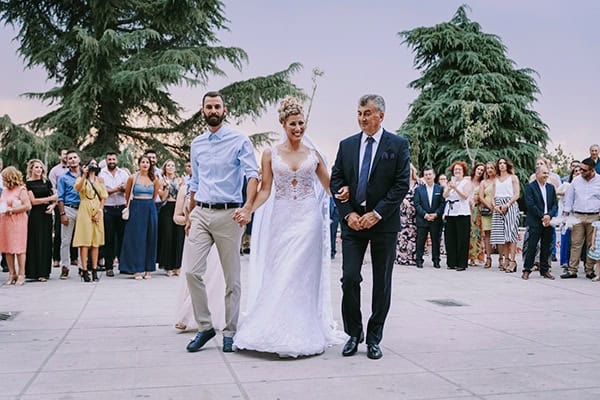 romantic-summer-wedding-peonies-baby-breath-white-tones_16