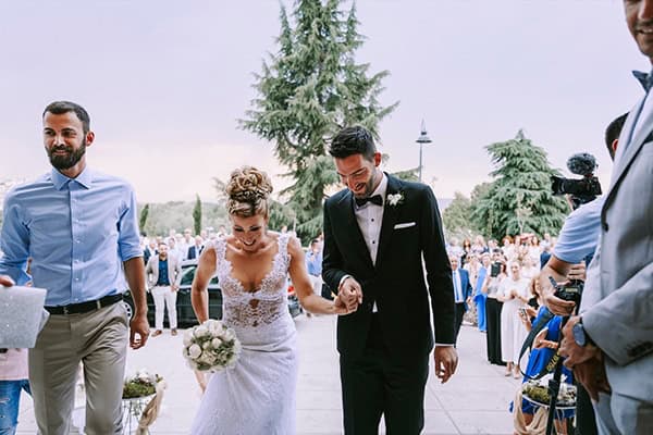 romantic-summer-wedding-peonies-baby-breath-white-tones_18