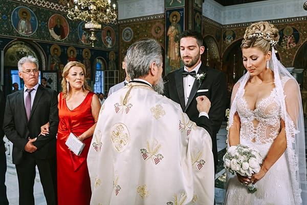 romantic-summer-wedding-peonies-baby-breath-white-tones_21