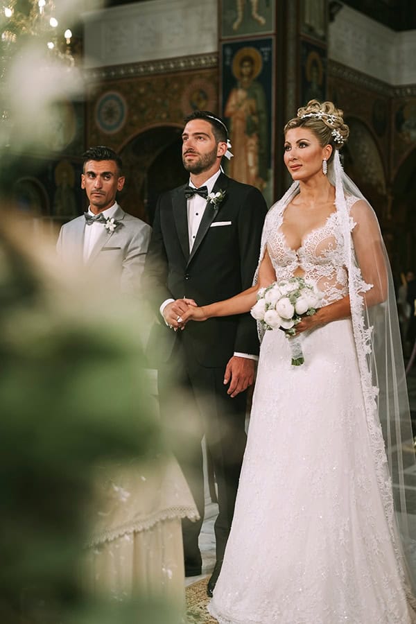 romantic-summer-wedding-peonies-baby-breath-white-tones_23