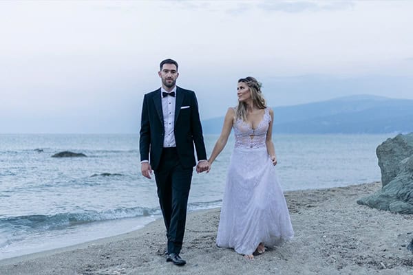 romantic-summer-wedding-peonies-baby-breath-white-tones_33