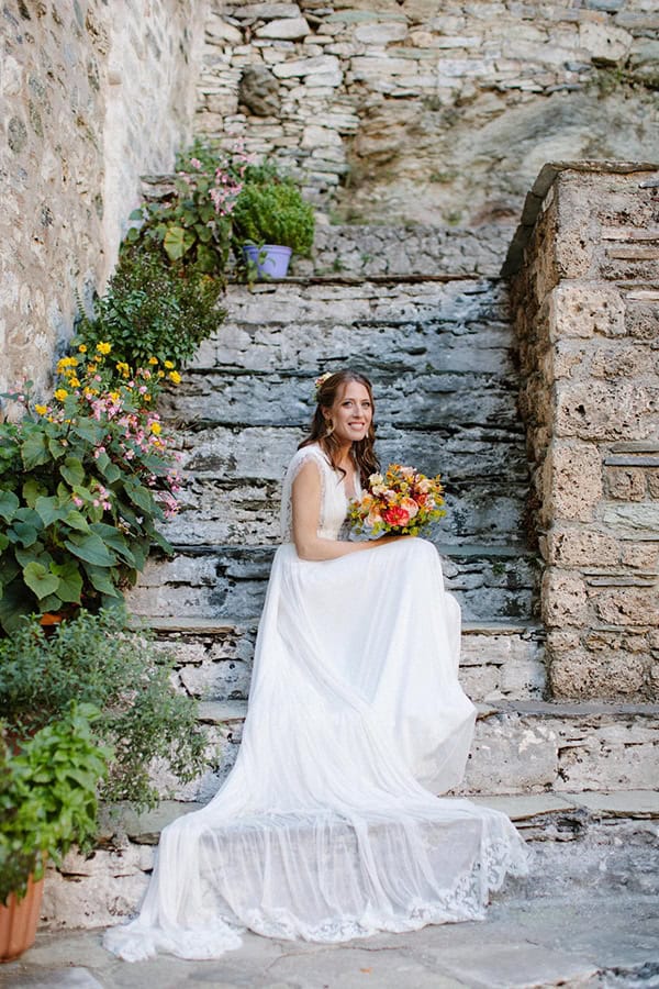 rustic-fall-wedding-pilio-bohemian-moon-vivid-touches_03