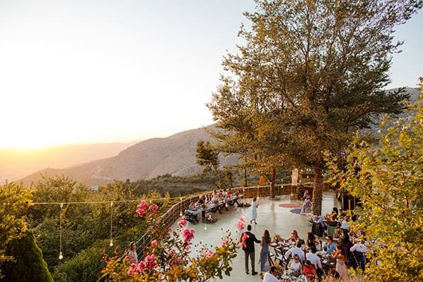 rustic-fall-wedding-pilio-bohemian-moon-vivid-touches_17