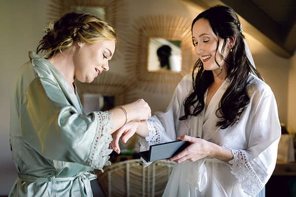 summer-wedding-kefalonia-white-roses-olives_07