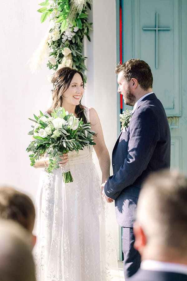summer-wedding-kefalonia-white-roses-olives_13