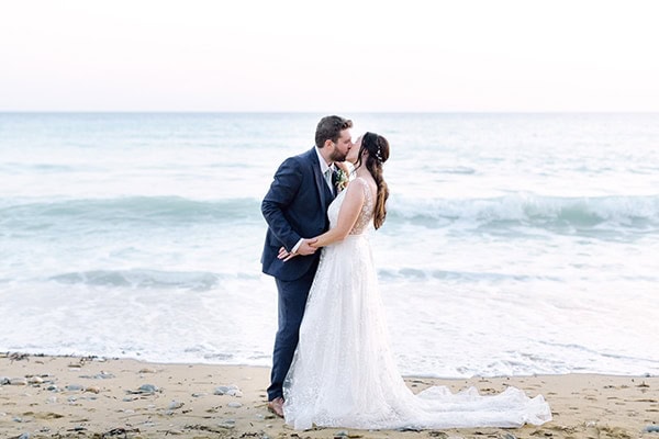 summer-wedding-kefalonia-white-roses-olives_34