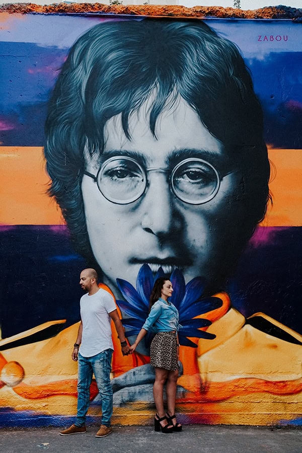 beautiful-prewedding-shoot-background-mediterranean-sea_05