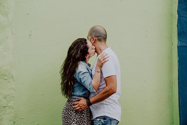 beautiful-prewedding-shoot-background-mediterranean-sea_06