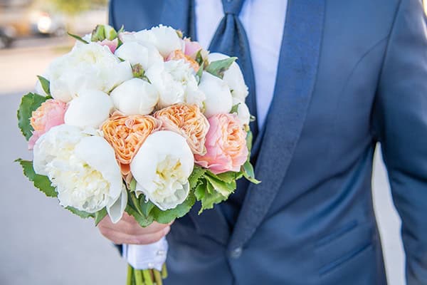 beautiful-romantic-wedding-peonies-colors-white-pink_14
