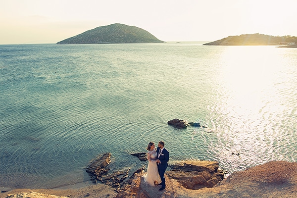 beautiful-wedding-summer-beach-baby-breath-full-of-romantic-elements_01