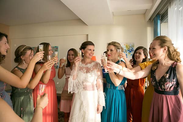 beautiful-wedding-summer-beach-baby-breath-full-of-romantic-elements_04