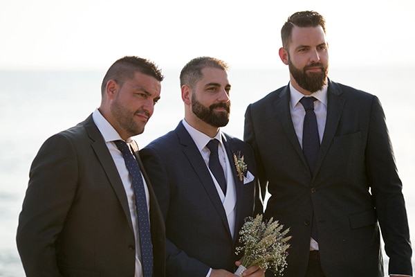 beautiful-wedding-summer-beach-baby-breath-full-of-romantic-elements_07