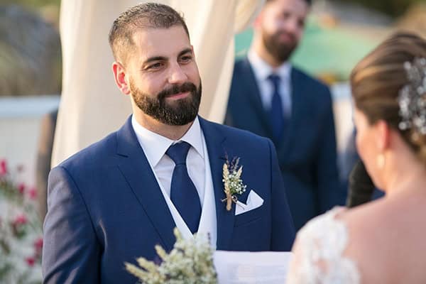 beautiful-wedding-summer-beach-baby-breath-full-of-romantic-elements_15