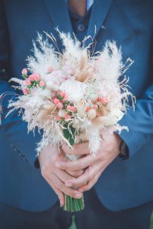 Πανέμορφη νυφική ανθοδέσμη με pampas grass σε μποέμ ύφος