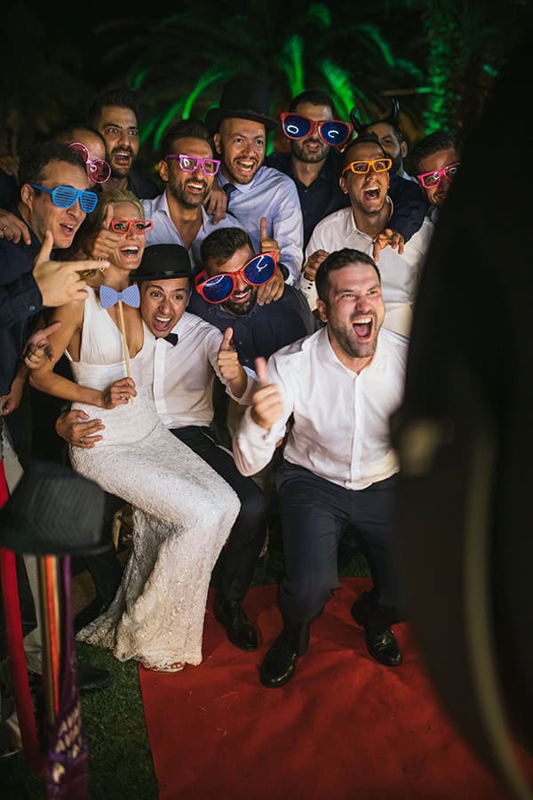 choose-entertaining-experience-shoot-wedding-party_04