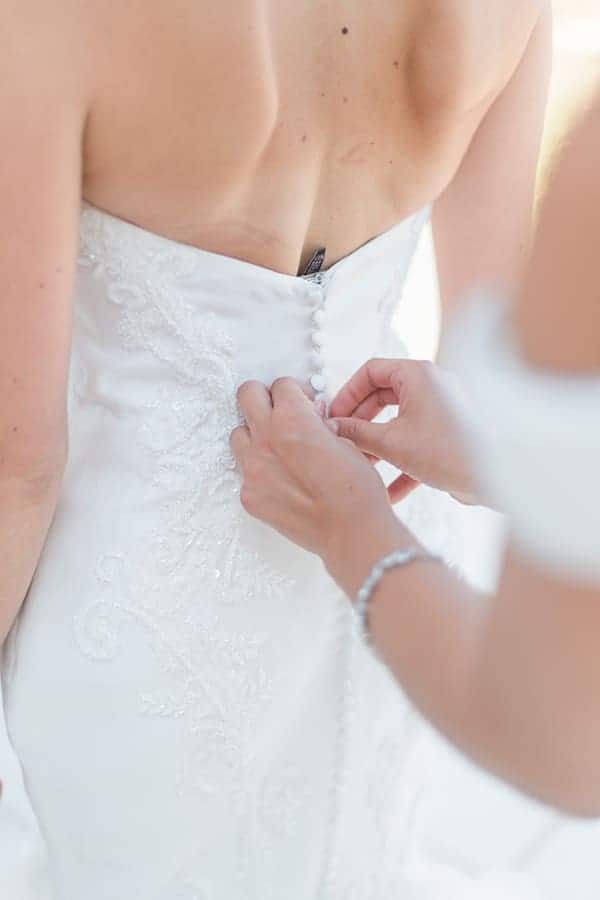 dreamy-wedding-kefalonia-lush-flowers-arrangements-romantic-elements_11x