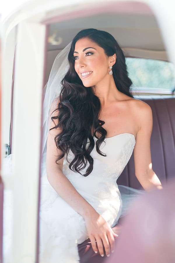 dreamy-wedding-kefalonia-lush-flowers-arrangements-romantic-elements_20x