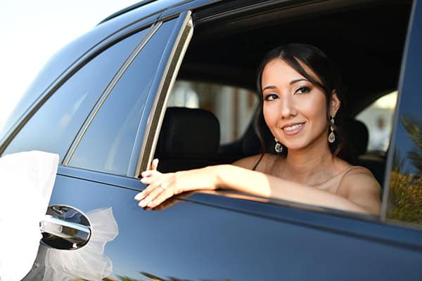elegant-chic-summer-wedding-pavillion-hall-roses-hydrangeas-white-pink-hues-gold-details_10