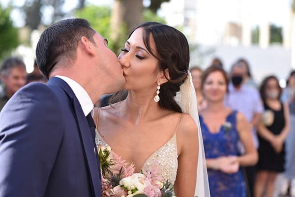 elegant-chic-summer-wedding-pavillion-hall-roses-hydrangeas-white-pink-hues-gold-details_12x