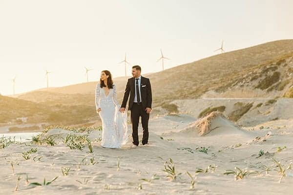 elegant-chic-wedding-rhodes-white-flowers-gold-touches_02