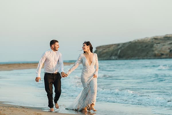 elegant-chic-wedding-rhodes-white-flowers-gold-touches_35x