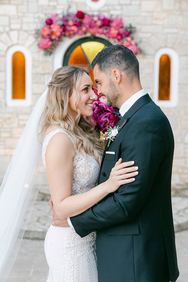 luxurious-summer-wedding-flowers-decoration-fuchsia-purple-tones_01