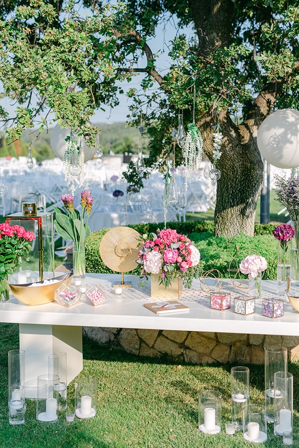 luxurious-summer-wedding-flowers-decoration-fuchsia-purple-tones_15