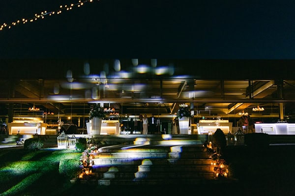 luxurious-summer-wedding-flowers-decoration-fuchsia-purple-tones_30