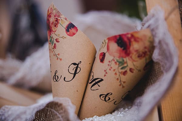 romantic-fall-wedding-athens-white-peonies-red-roses_05