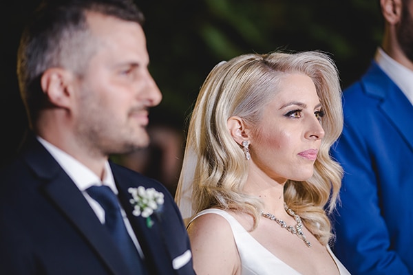 romantic-fall-wedding-athens-white-peonies-red-roses_06