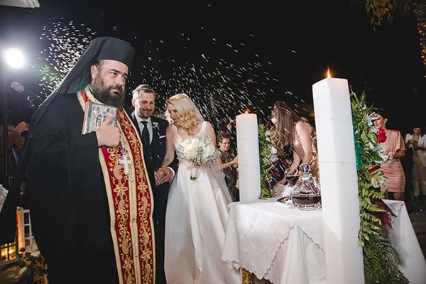 romantic-fall-wedding-athens-white-peonies-red-roses_07