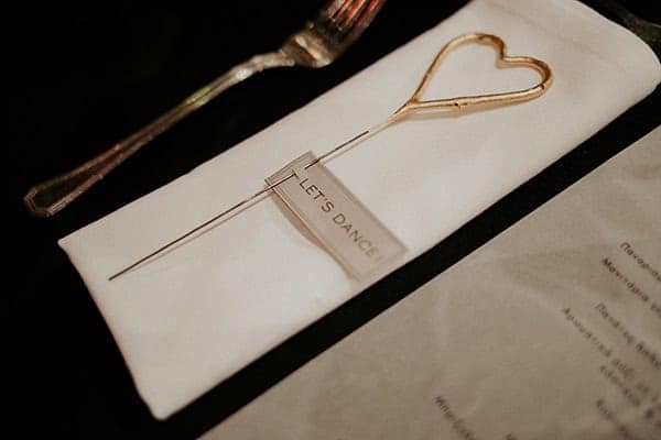 romantic-wedding-decoration-delicious-wedding-menu_07x