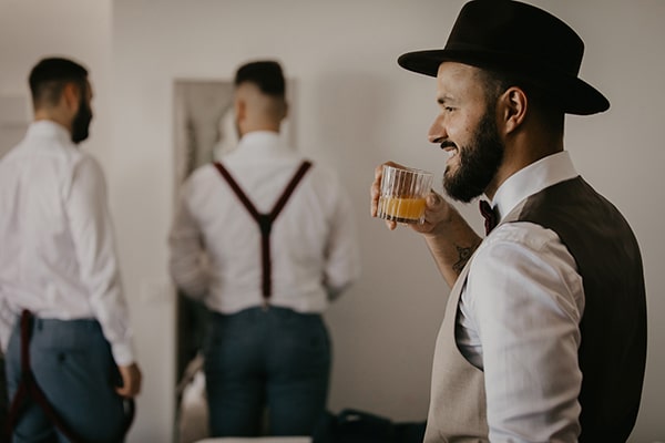 romantic-wedding-summer-thessaloniki-warm-hues-pink-blue-red_11