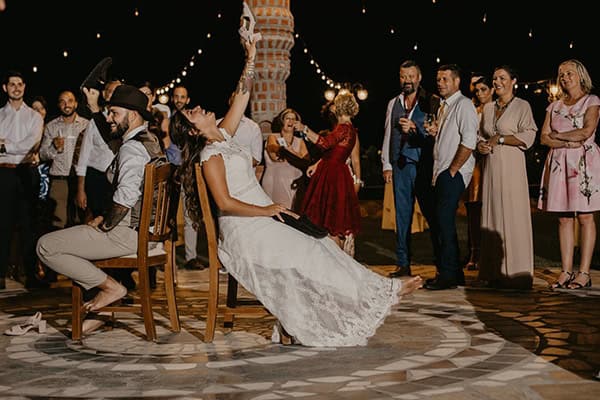 romantic-wedding-summer-thessaloniki-warm-hues-pink-blue-red_27