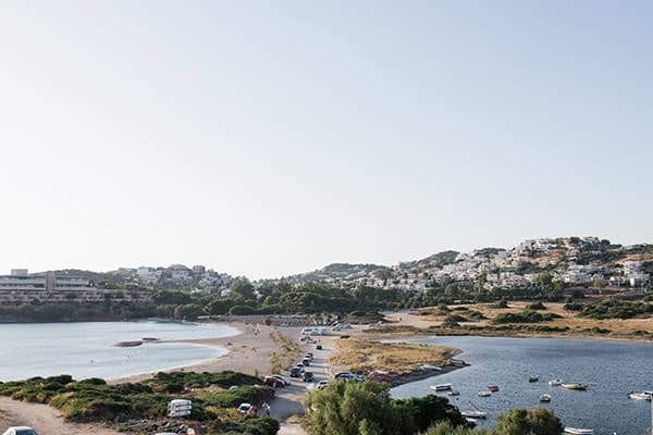 summer-wedding-athens-white-roses-baby-breath_04
