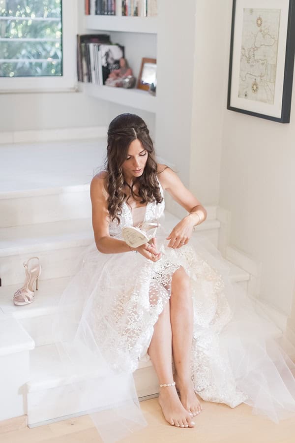 summer-wedding-athens-white-roses-baby-breath_13