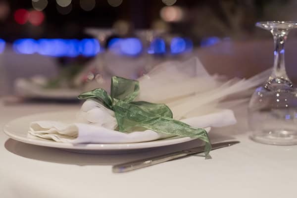 summer-wedding-athens-white-roses-baby-breath_44