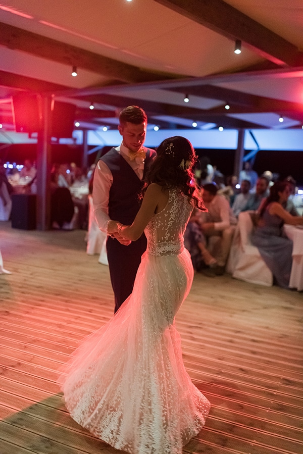 summer-wedding-athens-white-roses-baby-breath_47